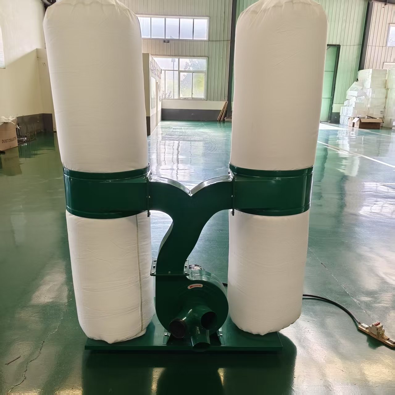 Latest company Cases about The Critical Role of an Industrial Dust Collector in Woodworking Safety and Efficiency