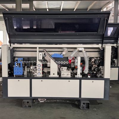 acheter Machine de placage de chants entièrement automatique avec une vitesse de 18 à 24 m/min, une épaisseur de 0,3 à 3 mm et une puissance de 7 kW pour le travail du bois et le mobilier online manufacture