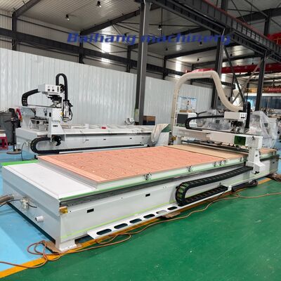 kupować Dwustanowiskowa Maszyna CNC z Liniowym Ustawieniem Narzędzi do Cięcia Płyt MDF online manufacture